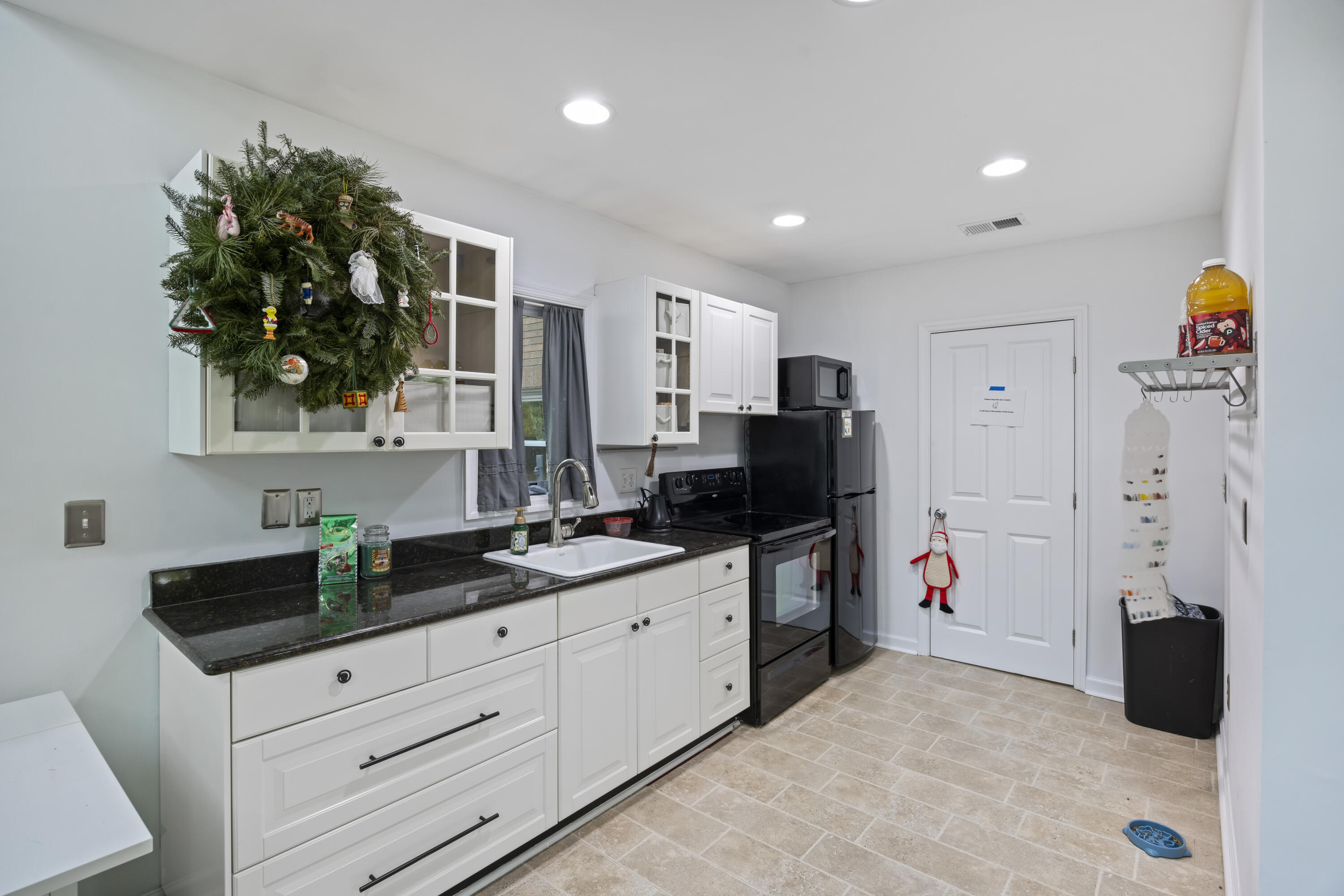 683 Edmonds Drive Charleston, SC 29412 - Photo 24 of 34 243A2154