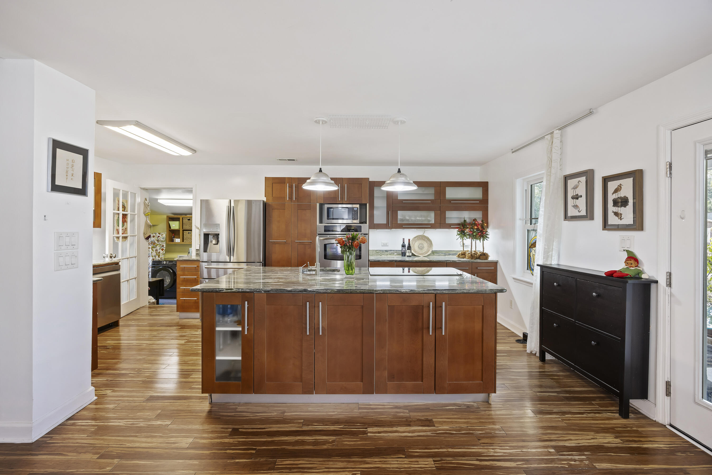 683 Edmonds Drive Charleston, SC 29412 - Photo 8 of 34 243A1884