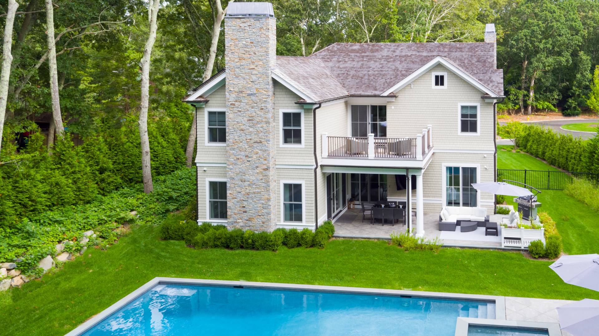 12 Sellentin Way Bridgehampton, NY 11932 - Photo 5 of 49 a front view of a house with garden