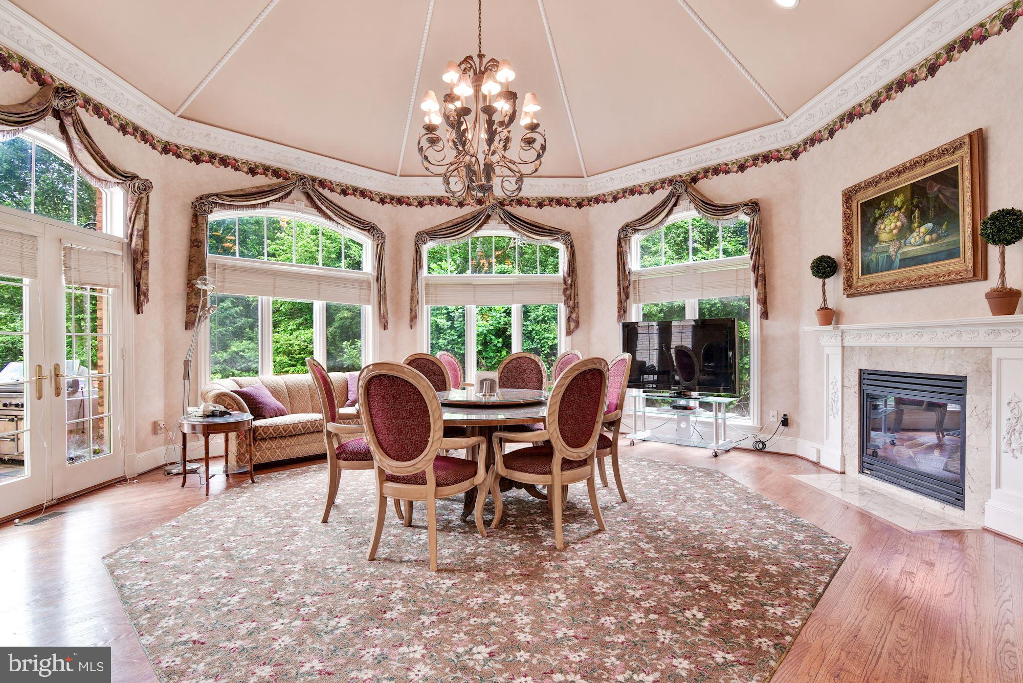 9333 Belle Terre Way Potomac, MD 20854 - Photo 67 of 111 Family Room / Eat in Area off Kitchen