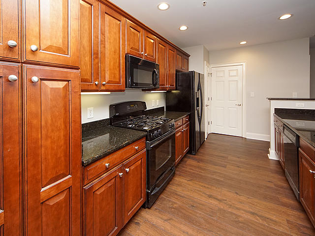 498 Albemarle Road, Unit 305 Charleston, SC 29407 - Photo 4 of 44 05