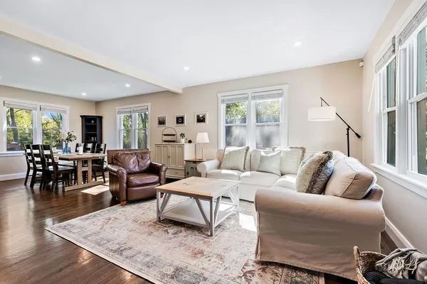 $3,950 | 639 Cumnor Avenue, Barrington, IL 60010