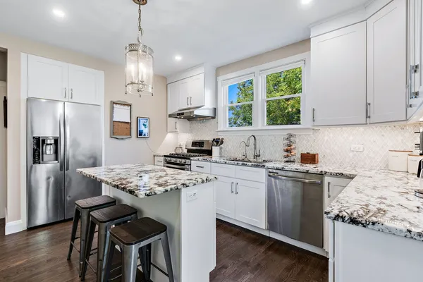$3,950 | 639 Cumnor Avenue, Barrington, IL 60010