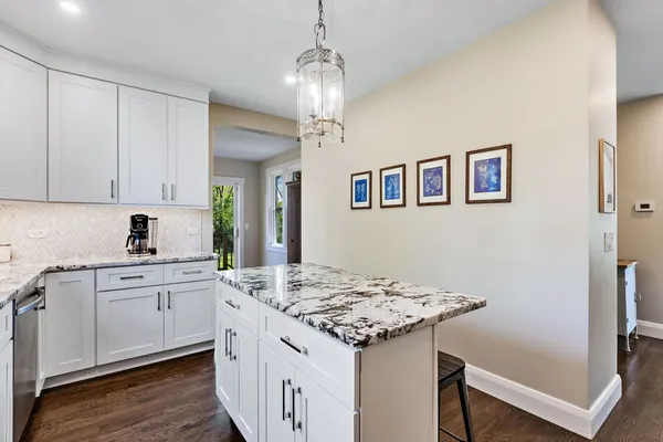 $3,950 | 639 Cumnor Avenue, Barrington, IL 60010