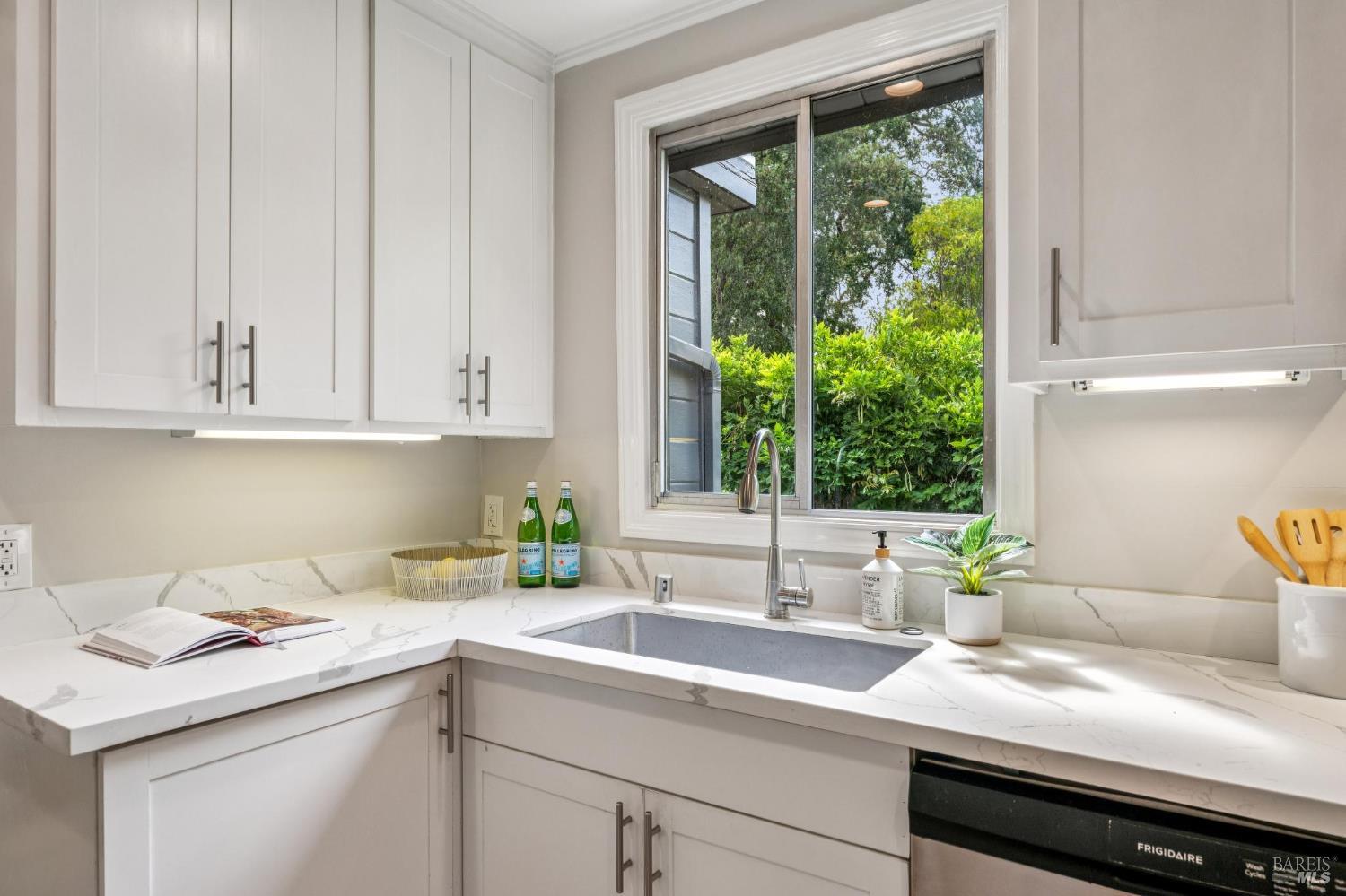 9 Manor Road Fairfax, CA 94930 - Photo 15 of 45 Gallery Image 15