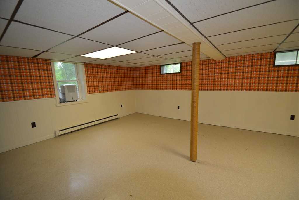 37 Greenwich Road Amherst, MA 01002 - Photo 17 of 19 Gallery Image 17