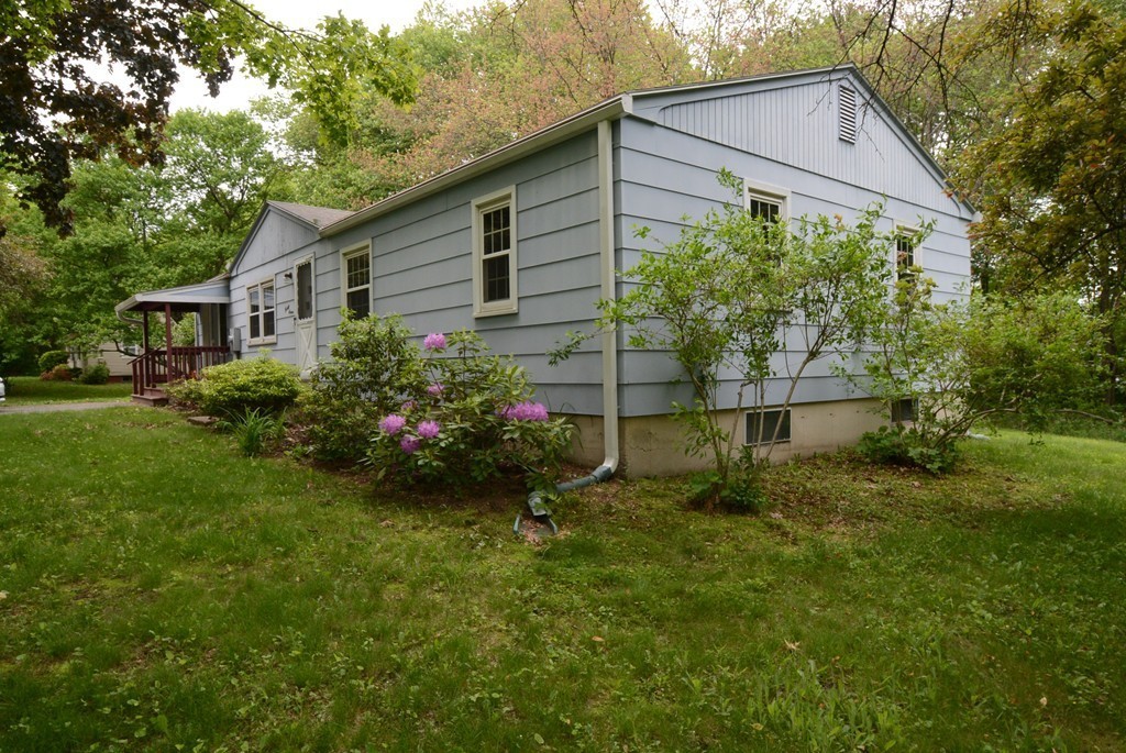 37 Greenwich Road Amherst, MA 01002 - Photo 8 of 19 Gallery Image 8