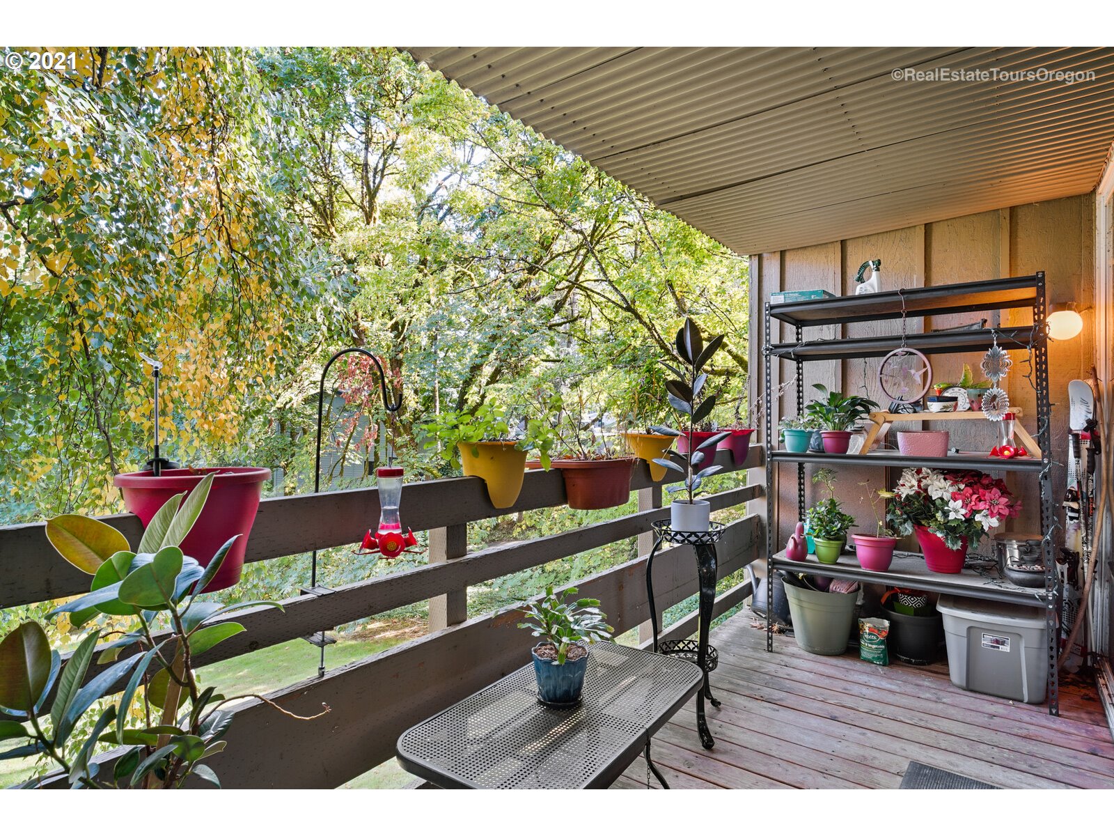 100 Kerr Parkway, Unit 19 Lake Oswego, OR 97035 - Photo 14 of 32 a view of outdoor seating