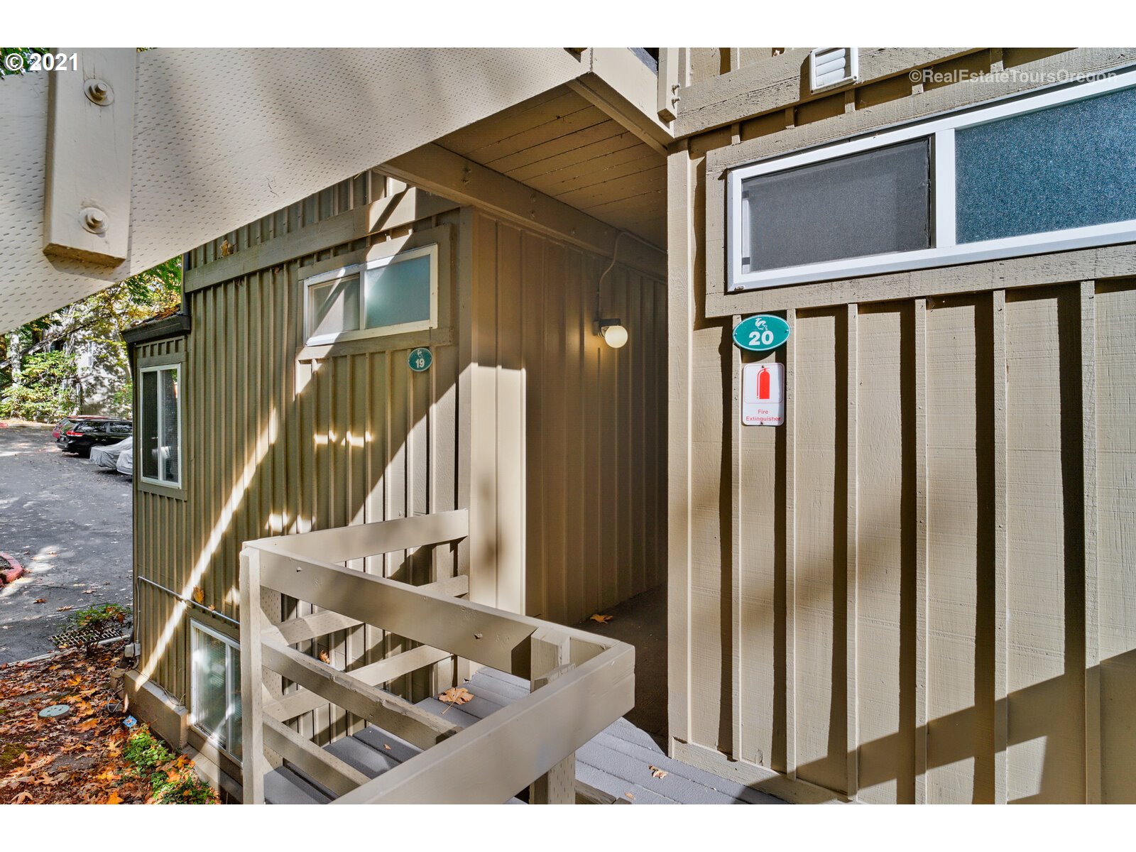 100 Kerr Parkway, Unit 19 Lake Oswego, OR 97035 - Photo 7 of 32 a view of deck with patio