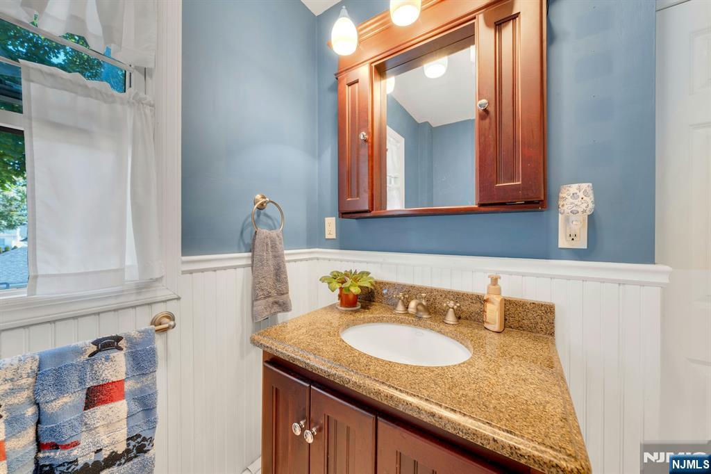 52 Terrace Avenue Rochelle Park, NJ 07662 - Photo 25 of 34