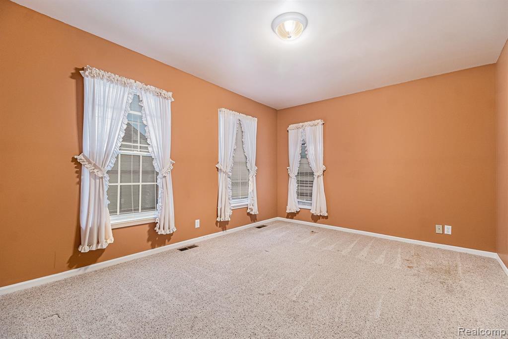 822 Augusta Drive Rochester Hills, MI 48309 - Photo 21 of 35