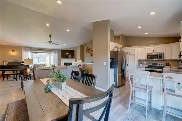 $374,900 | 652 East Countryside Drive, Evansville, WI 53536