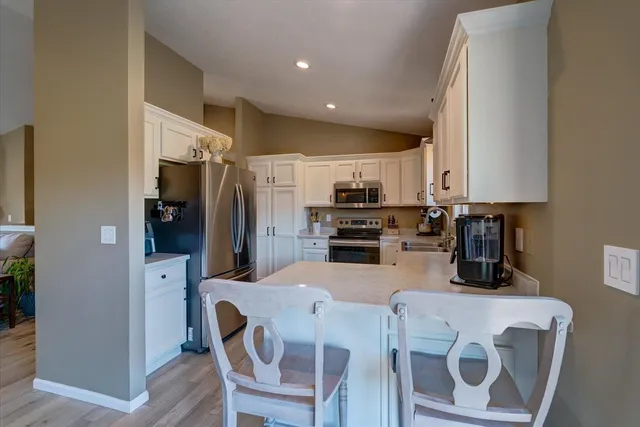 $374,900 | 652 East Countryside Drive, Evansville, WI 53536