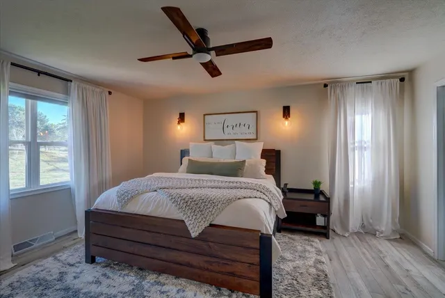 $374,900 | 652 East Countryside Drive, Evansville, WI 53536