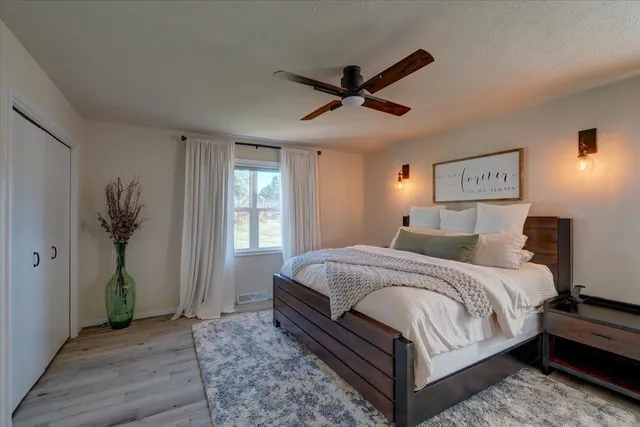 $374,900 | 652 East Countryside Drive, Evansville, WI 53536