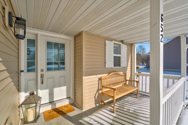 $374,900 | 652 East Countryside Drive, Evansville, WI 53536