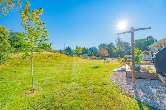 $374,900 | 652 East Countryside Drive, Evansville, WI 53536