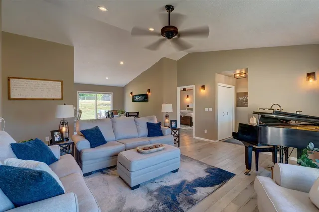 $374,900 | 652 East Countryside Drive, Evansville, WI 53536