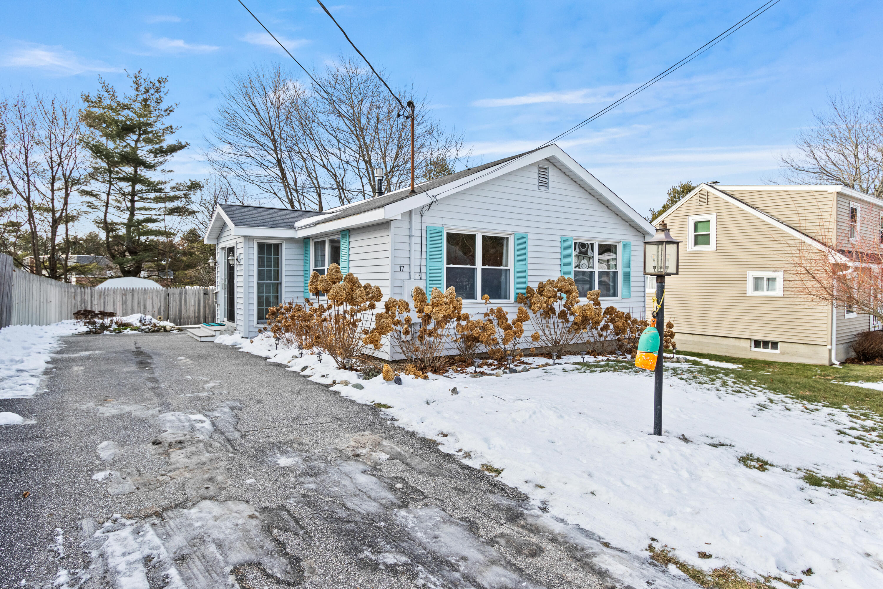 17 Spring Street South Portland, ME 04106 - Photo 1 of 24 2025123AR-71001