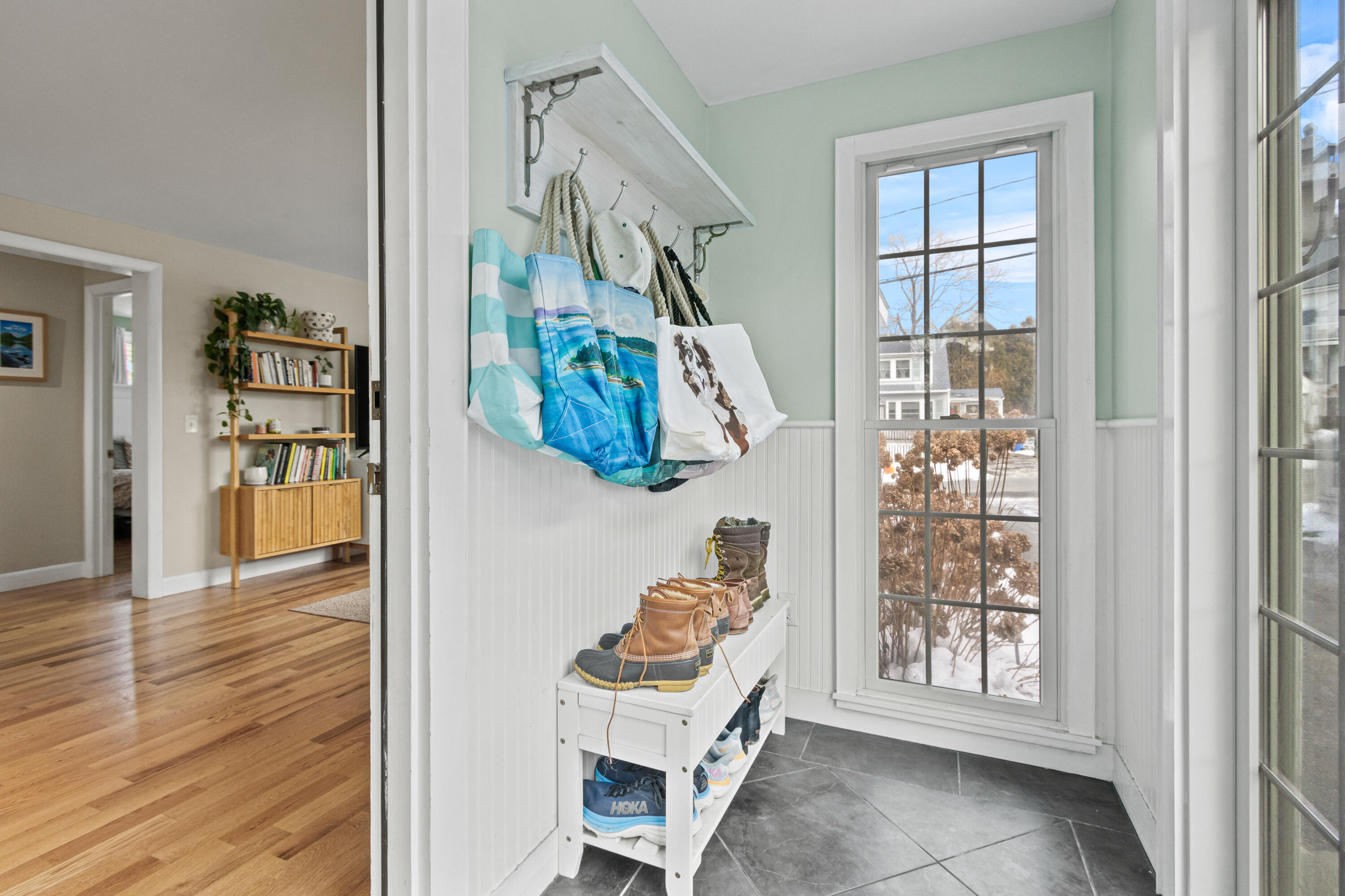 17 Spring Street South Portland, ME 04106 - Photo 4 of 24 2025123AR-71010