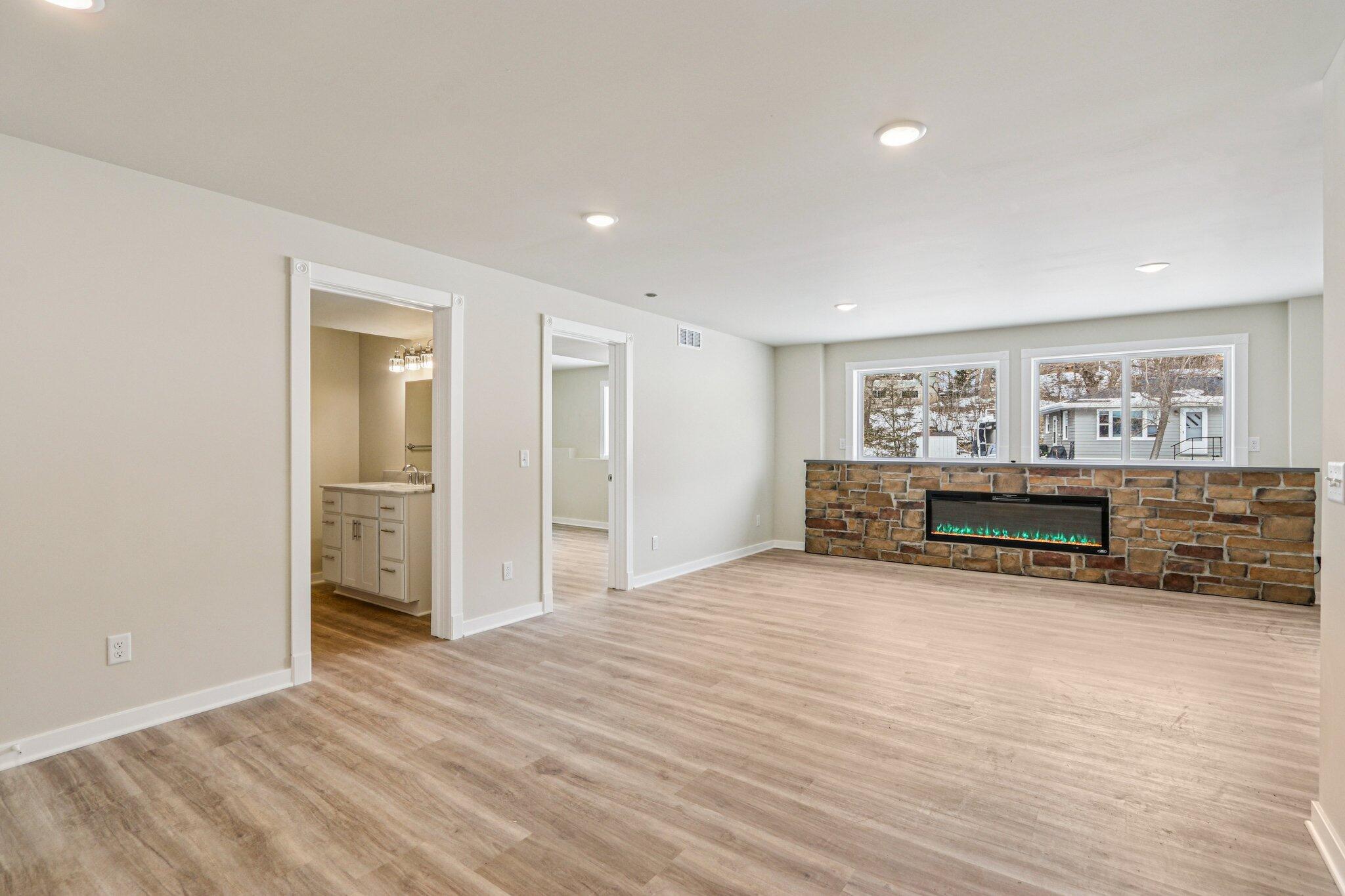 8106 Monroe Street Burlington, WI 53105 - Photo 34 of 50 36-web-or-mls-Monroe St-S0502-036