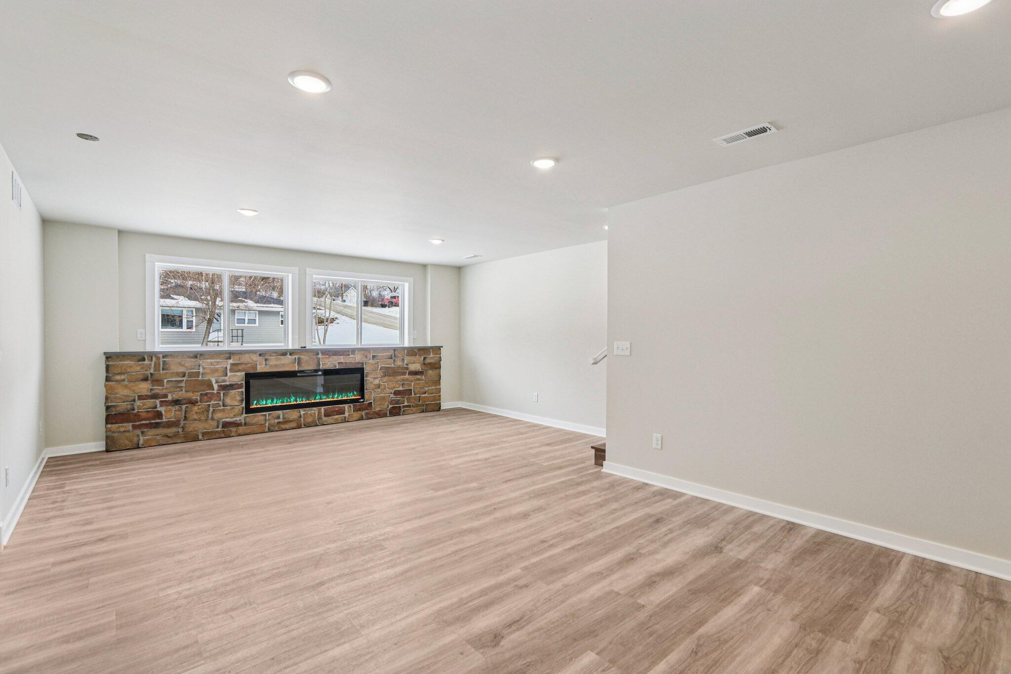 8106 Monroe Street Burlington, WI 53105 - Photo 35 of 50 37-web-or-mls-Monroe St-S0502-037