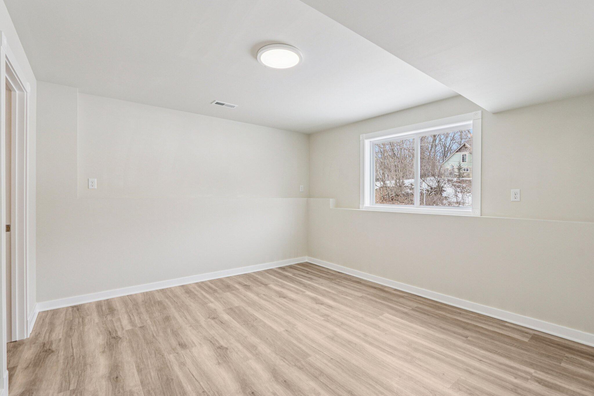 8106 Monroe Street Burlington, WI 53105 - Photo 39 of 50 41-web-or-mls-Monroe St-S0502-041