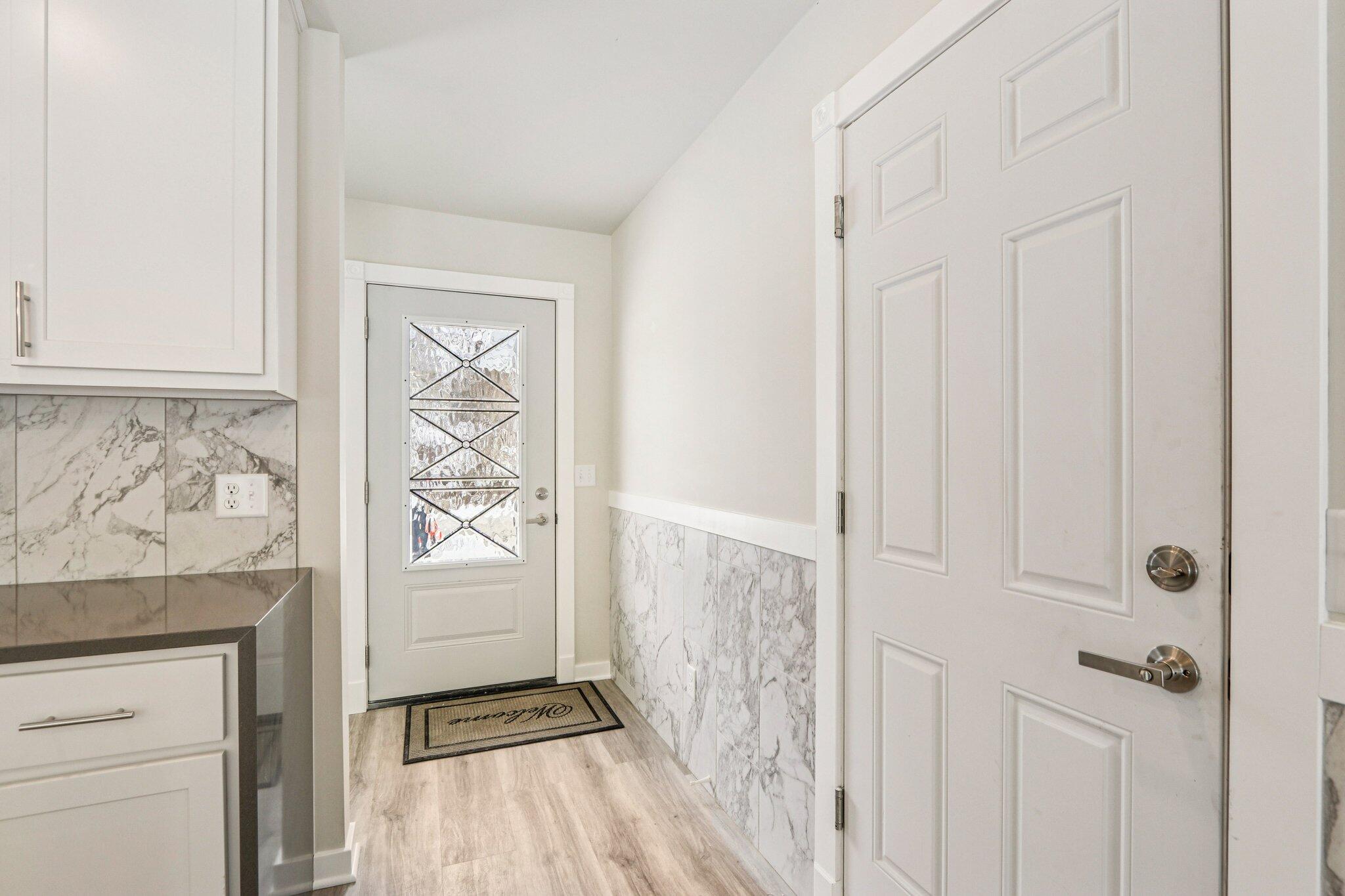 8106 Monroe Street Burlington, WI 53105 - Photo 4 of 50 9-web-or-mls-Monroe St-S0502-009