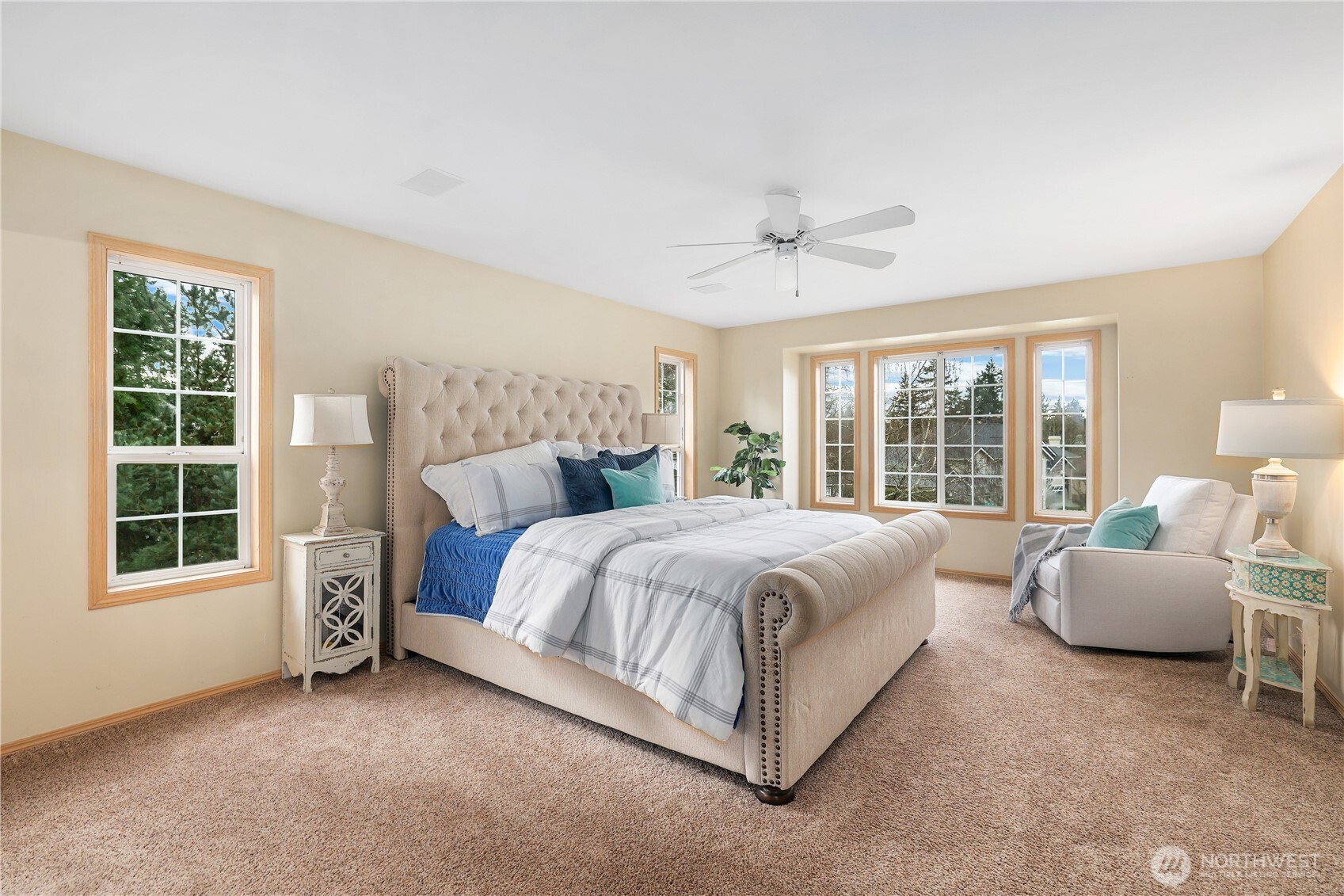 423 Southwest 348th Court Federal Way, WA 98023 - Photo 19 of 39 a bed sitting in a spacious bedroom next to a window