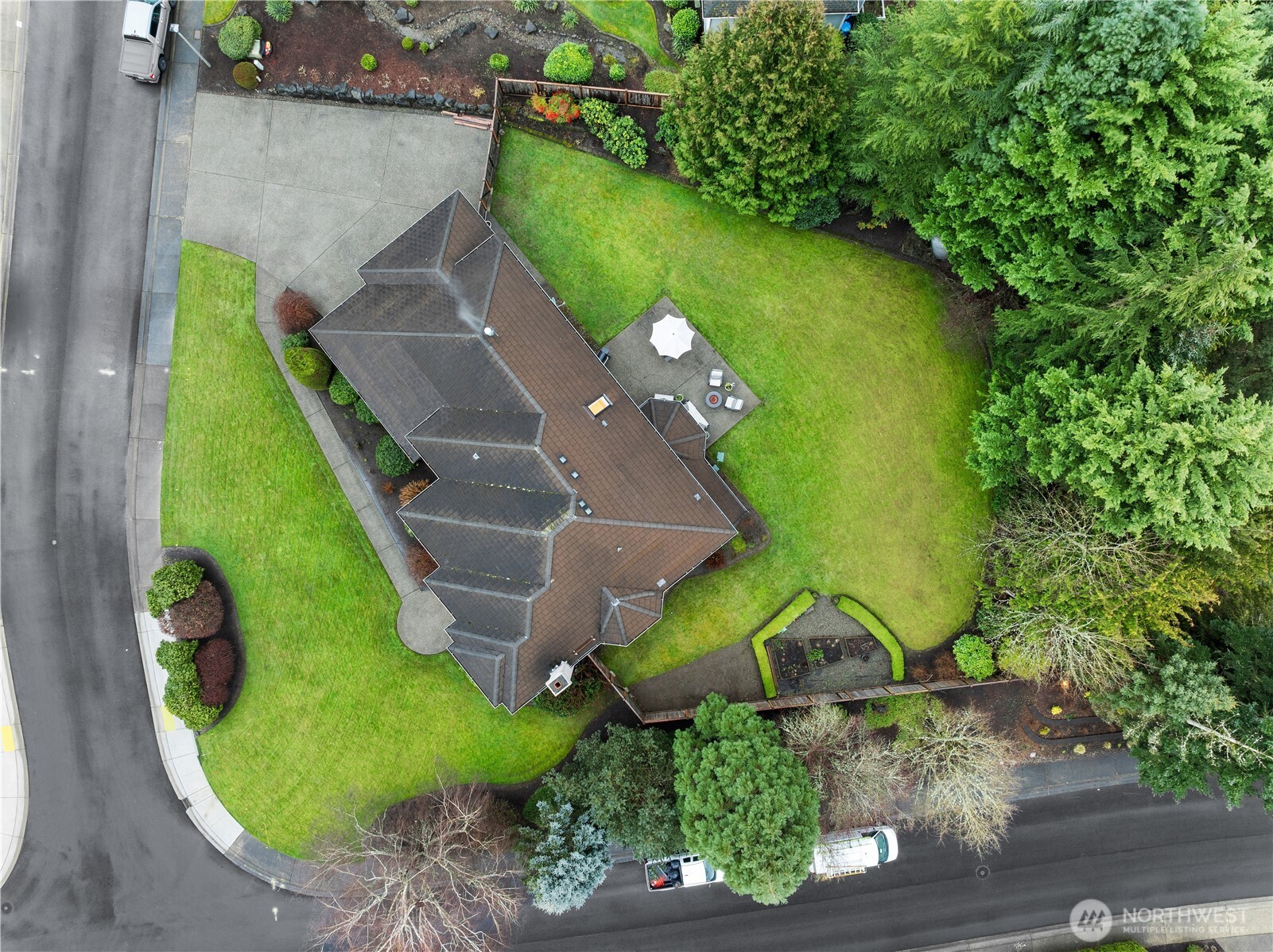 423 Southwest 348th Court Federal Way, WA 98023 - Photo 37 of 39 an aerial view of a house