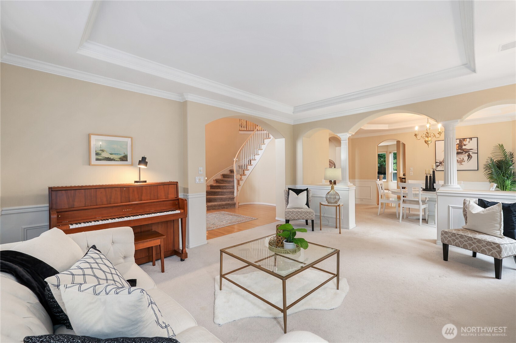 423 Southwest 348th Court Federal Way, WA 98023 - Photo 7 of 39 a living room with furniture