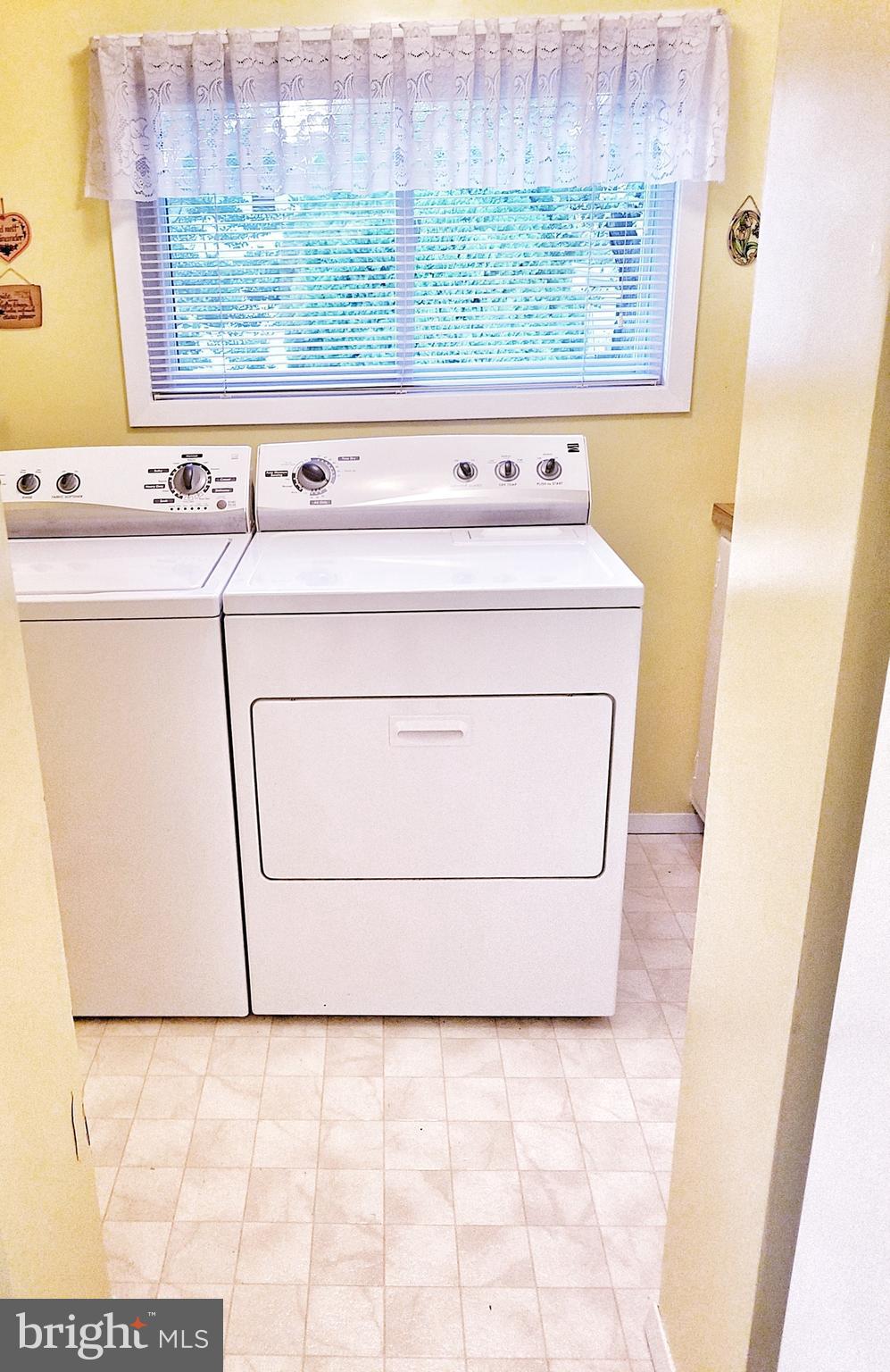 4604 Roundhill Road Alexandria, VA 22310 - Photo 16 of 40 Laundry addition (off the kitchen)