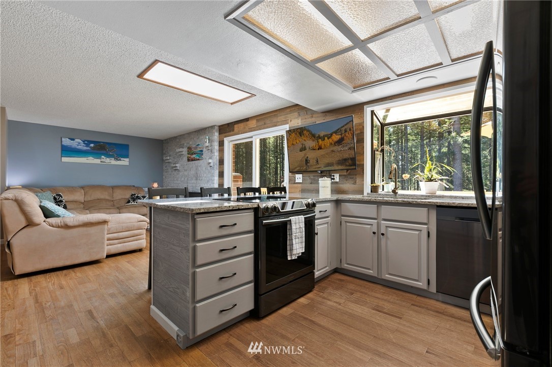 10720 Ridge Rim Trail Southeast Port Orchard, WA 98367 - Photo 8 of 38 Gallery Image 8