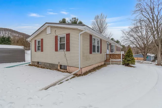 $320,000 | 60 Cobble Hill Road, Milton, VT 05468