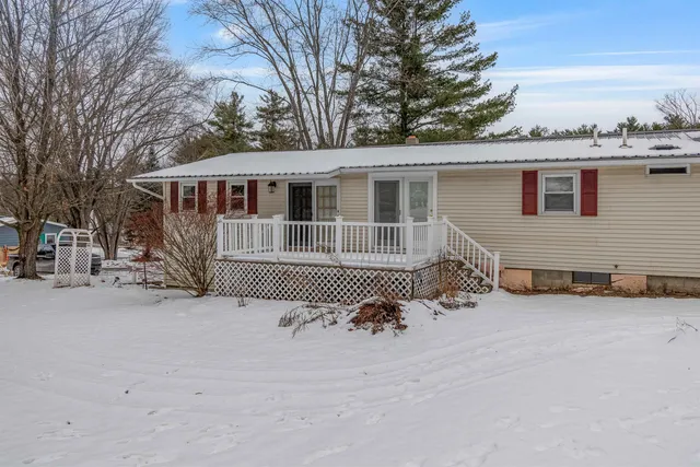 $320,000 | 60 Cobble Hill Road, Milton, VT 05468