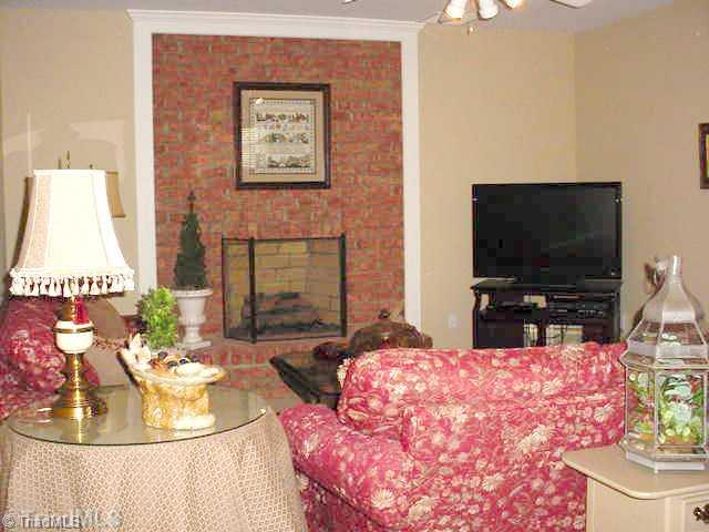 7085 Bridgewood Road Clemmons, NC 27012 - Photo 13 of 16 Playroom.