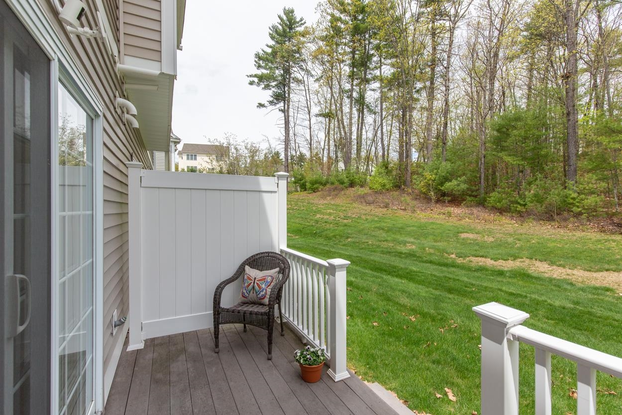 89 Woodview Way Manchester, NH 03102 - Photo 46 of 51