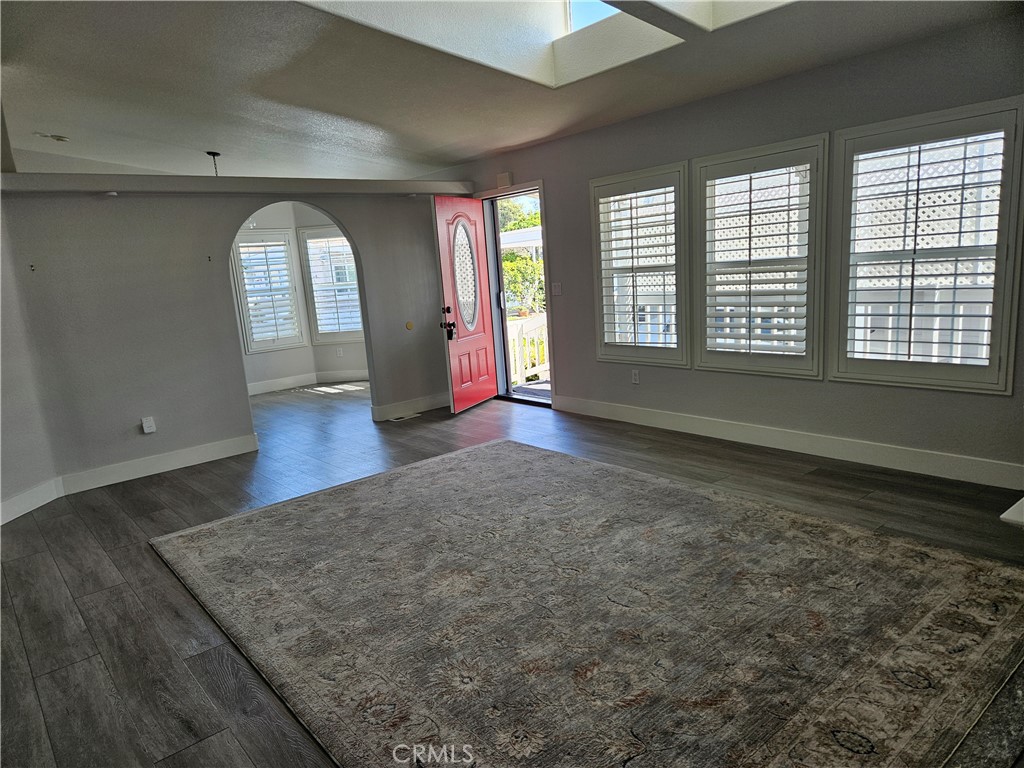 14851 Jeffrey Road, Unit 171 Irvine, CA 92618 - Photo 3 of 49 Living room