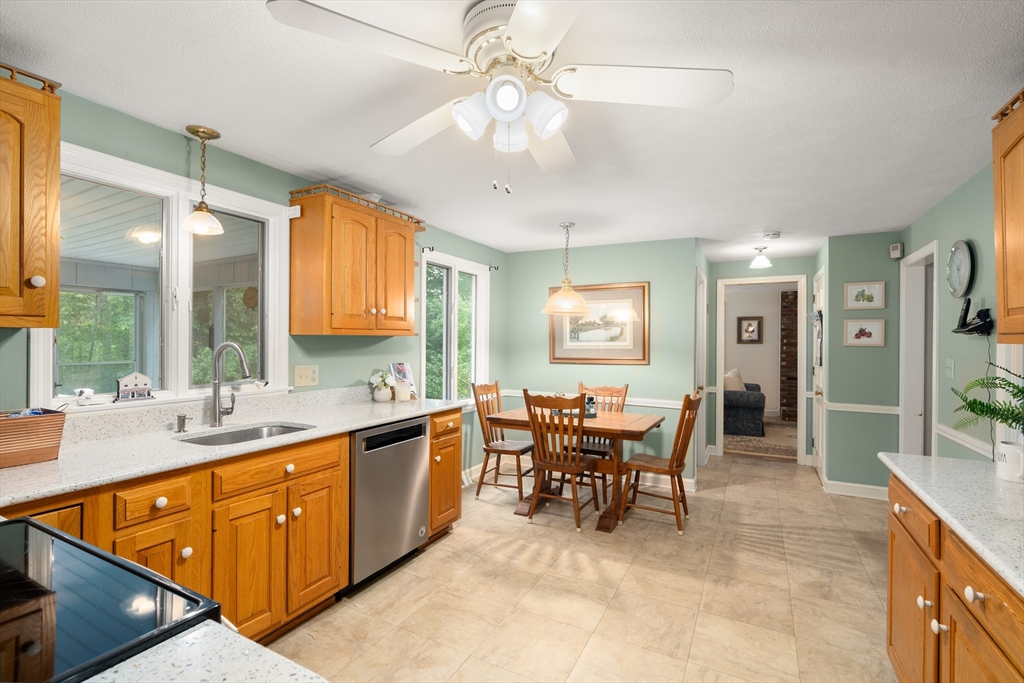 237 Peakham Road Sudbury, MA 01776 - Photo 10 of 29