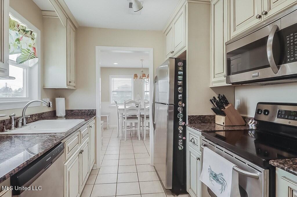 5076 Utah Street Bay St. Louis, MS 39520 - Photo 8 of 28 184072_10