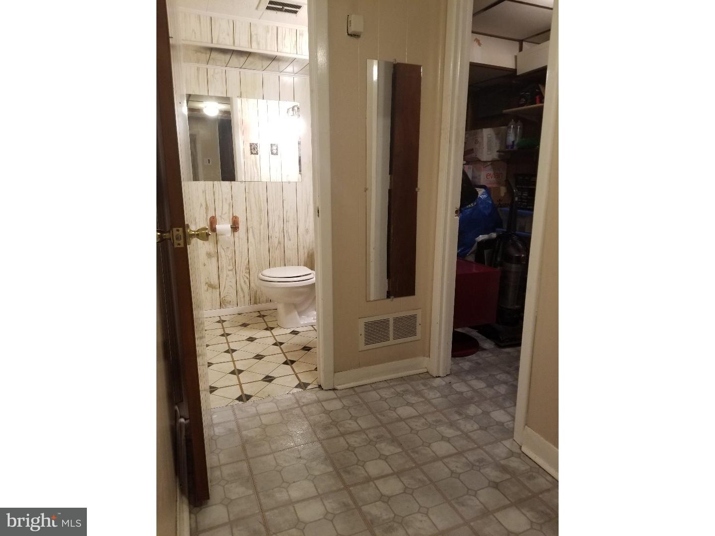 11943 Covert Road Philadelphia, PA 19154 - Photo 11 of 25 Bathroom