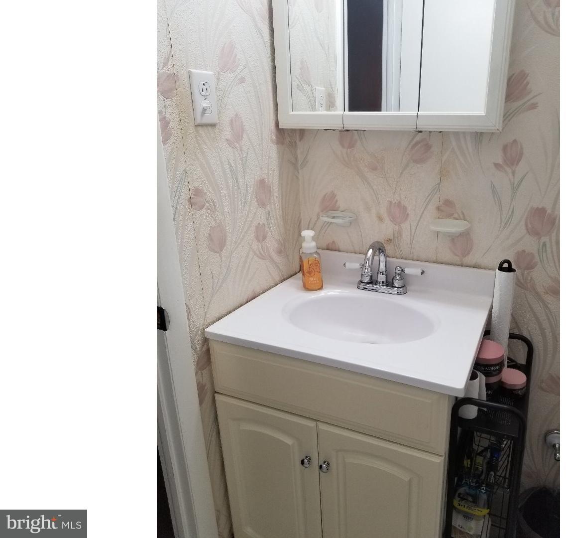 11943 Covert Road Philadelphia, PA 19154 - Photo 15 of 25 Bathroom