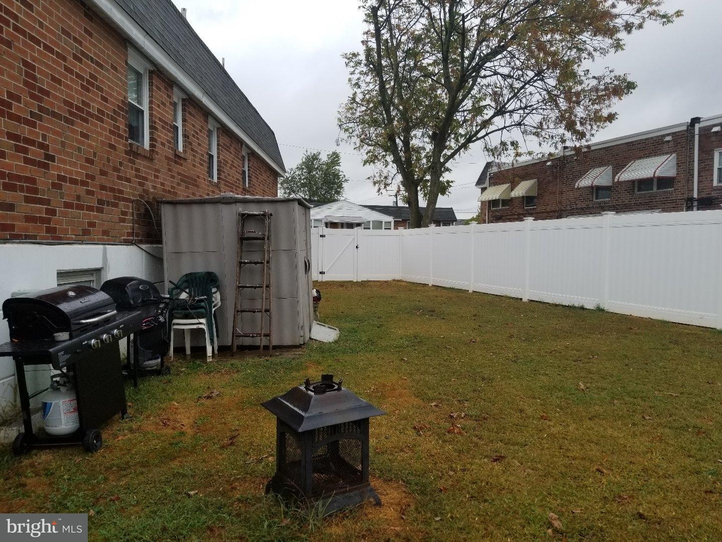 11943 Covert Road Philadelphia, PA 19154 - Photo 21 of 25 View in Back