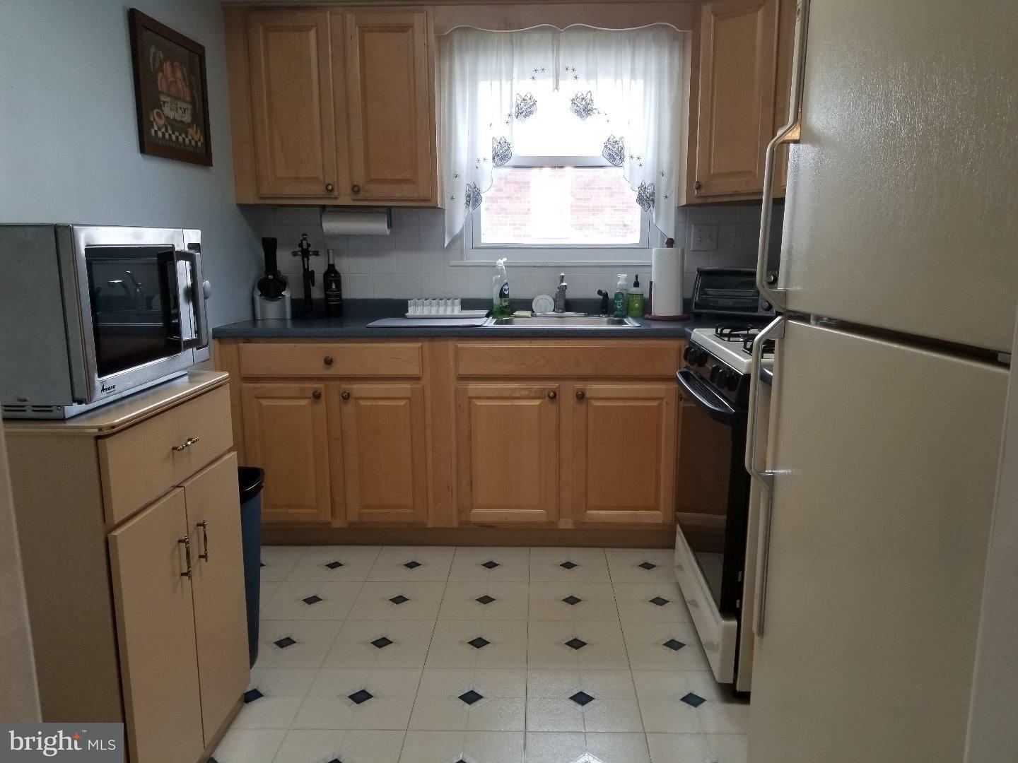 11943 Covert Road Philadelphia, PA 19154 - Photo 4 of 25 Kitchen