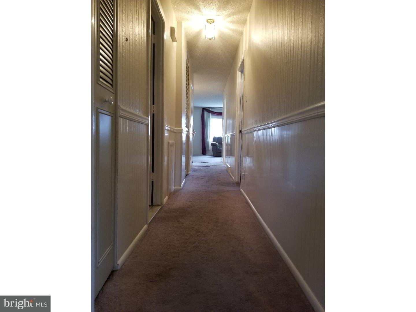11943 Covert Road Philadelphia, PA 19154 - Photo 5 of 25 Hallway