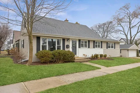 $550,000 | 927 North Haddow Avenue, Arlington Heights, IL 60004