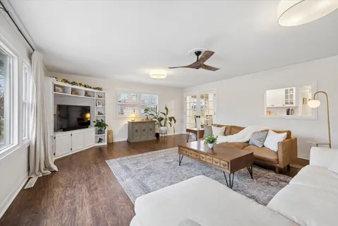 $550,000 | 927 North Haddow Avenue, Arlington Heights, IL 60004