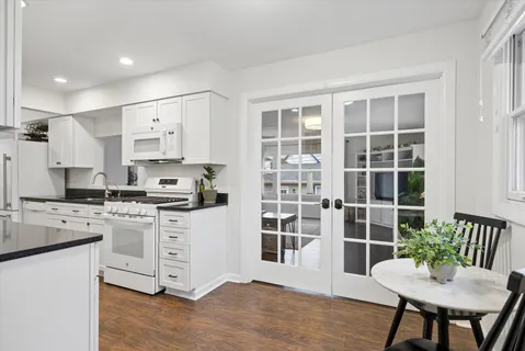 $550,000 | 927 North Haddow Avenue, Arlington Heights, IL 60004