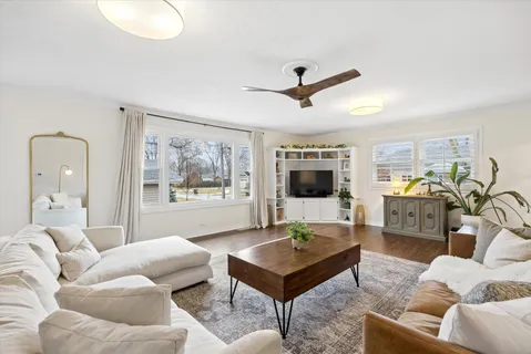 $550,000 | 927 North Haddow Avenue, Arlington Heights, IL 60004