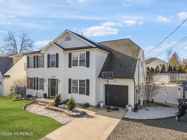 $689,900 | 209 Gilford Avenue, Island Heights, NJ 08732